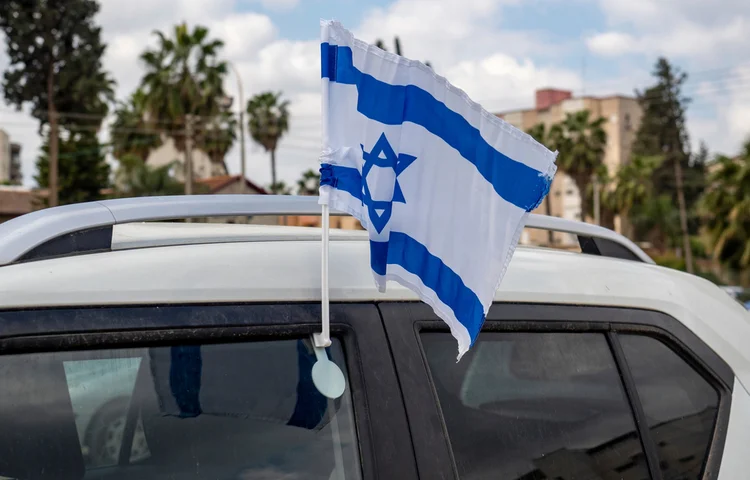 האם מותר להתגלח ביום העצמאות?