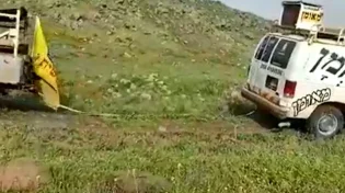 עם ישראל אחים בנפש: חבדניק מחלץ ברסלבר מבוץ