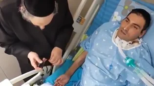 אלון פז מניח תפילין ששרדו את השואה: הסיפור שירגש כל אחד
