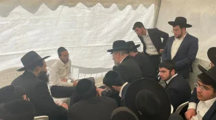 הרב הראשי לישראל ניחם וחיזק את משפחות הנרצחים מאלעד