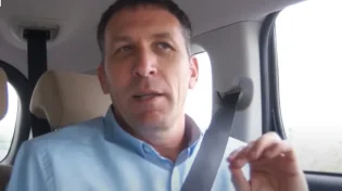 תחילת מפלתה של ממשלת הזדון? שר הדתות התפטר מתפקידו כשר