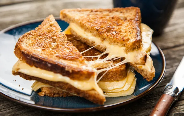 האם מותר לאכול בשר אחרי גבינה צהובה? אכילת בשר אחרי גבינה