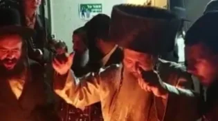 סביב מדורה קטנה: כך חגג הרב שלום ארוש את ל"ג בעומר