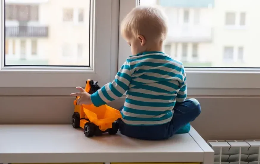 המיינקת שהחליפה בין התינוק העשיר לעני: מה הורה ה'אמרי אמת'? המיינקת שהחליפה בין התינוק העשיר לעני: מה הורה ה'אמרי אמת'?
