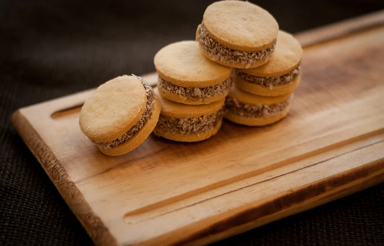 מה מברכים על אלפחורס? ברכה על עוגיות אלפחורס מה מברכים על אלפחורס? ברכה על עוגיות אלפחורס