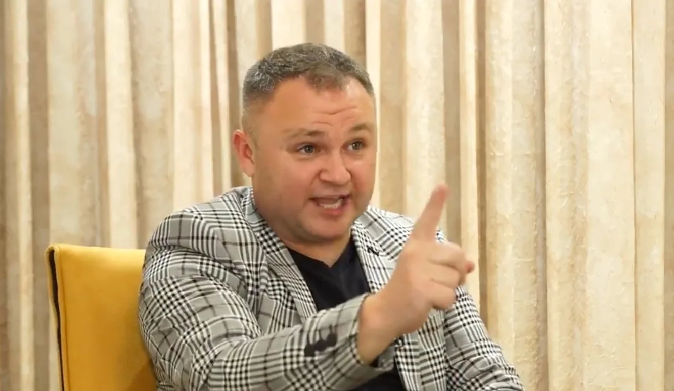 אושיית הרשת סמיון גרפמן שובר את הרשת: "הנחתי תפילין"