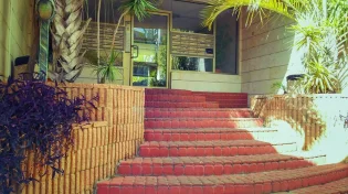 "השכנה פגעה בי אבל קשה לי להכריח את עצמי ללמד עליה זכות"