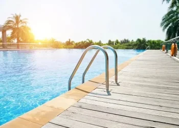 תשעת הימים 2025: האם מותר ללכת לים ולבריכה?