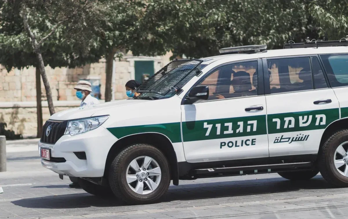 היום: מחבלת התקרבה ללוחמי מג"ב עם סכין - ונעצרה היום: מחבלת התקרבה ללוחמי מג"ב עם סכין - ונעצרה