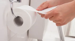 האם מותר לחתוך נייר טואלט בשבת?