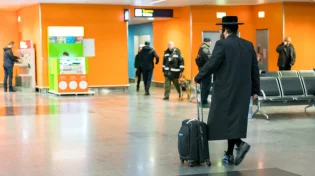 מאות חסידים הורדו מהמטוס בחזור מאומן בגלל סיגריה