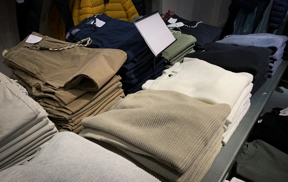 האם מותר לקנות בגדים בחול המועד סוכות? קניית בגדים בחול המועד האם מותר לקנות בגדים בחול המועד סוכות? קניית בגדים בחול המועד