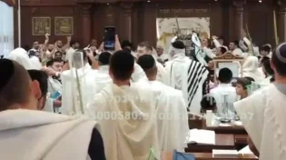 ושמחת בחגך: תפילה בליווי&nbsp;מוזיקאלי עם הרב אייל עמרמי
