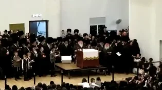 תיעוד מדהים של ההקפות בחצר חסידות גור
