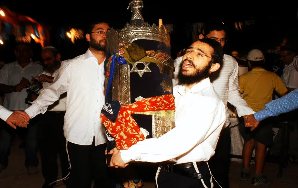 האם שמיני עצרת זה חג? שמיני עצרת חג בפני עצמו האם שמיני עצרת זה חג? שמיני עצרת חג בפני עצמו