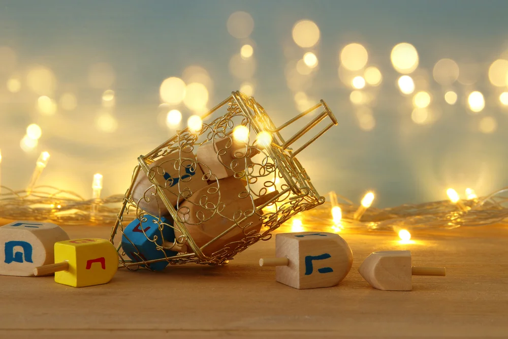 האם אומרים תיקון חצות בחנוכה? אמירת תיקון חצות בחנוכה