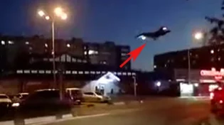 בגלל ציפורים: מטוס רוסי התרסק על בניין מגורים - תיעוד מהדרמה