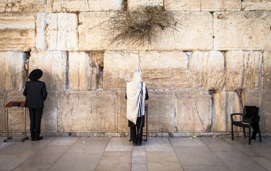 האם מותר להסתפר בעשרה בטבת? תספורת בעשרה בטבת