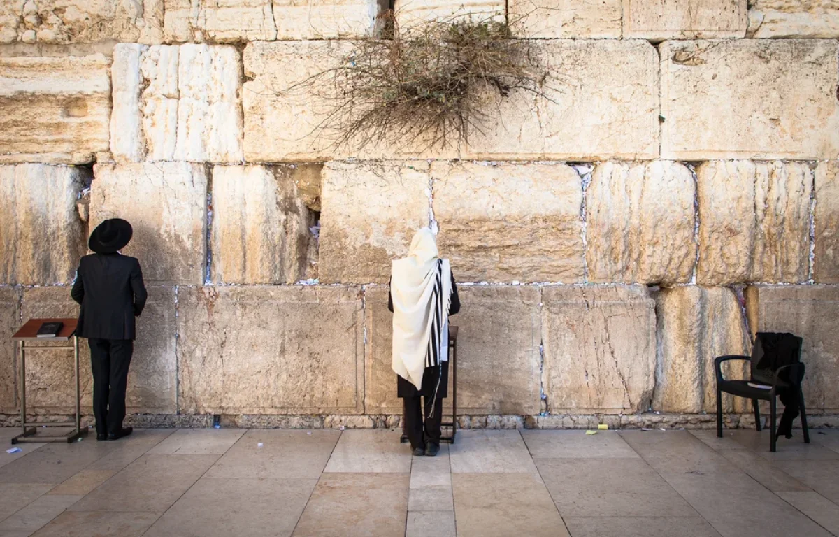 האם מותר להסתפר בעשרה בטבת? תספורת בעשרה בטבת