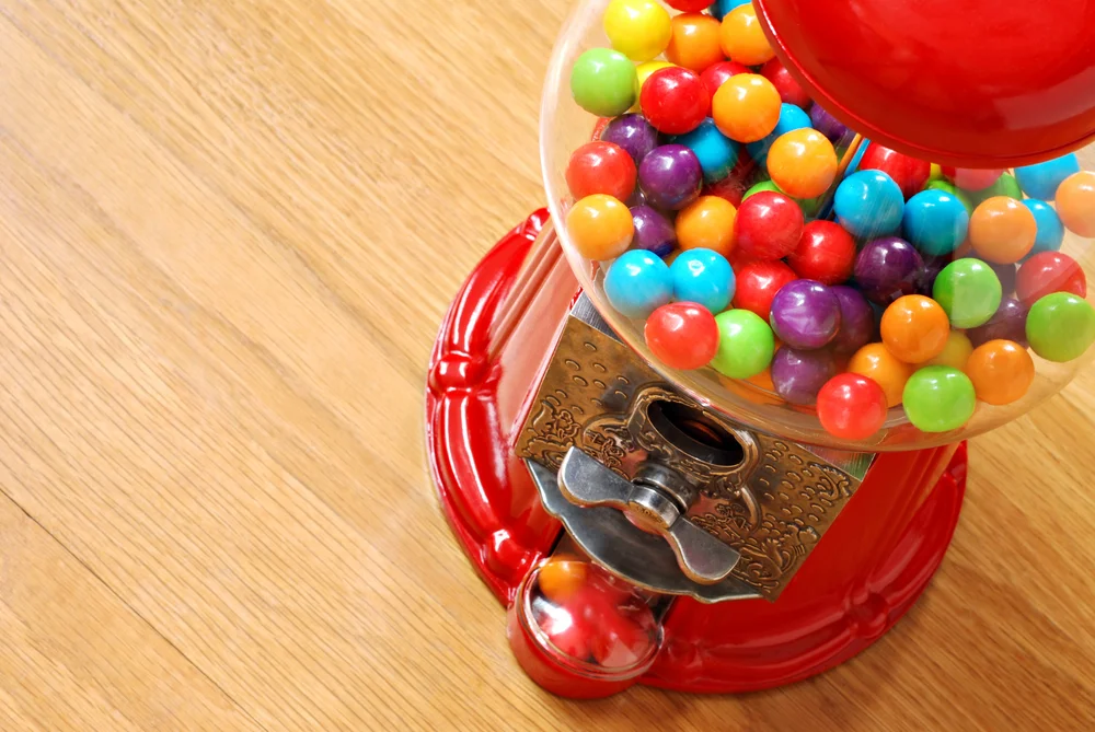 האם מותר ללעוס מסטיק בעשרה בטבת? לעיסת מסטיק בצום עשרה בטבת