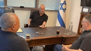 במחנה הממלכתי משלימים עם התבוסה: "נשרת את העם מהאופוזיציה"