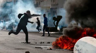 תיעוד מלב רמאללה: עשרות ערבים תוקפים חיילי צה"ל