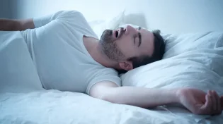 נדודי שינה? השיטות הנטורופתיות שיעזרו לכם להירדם בקלות