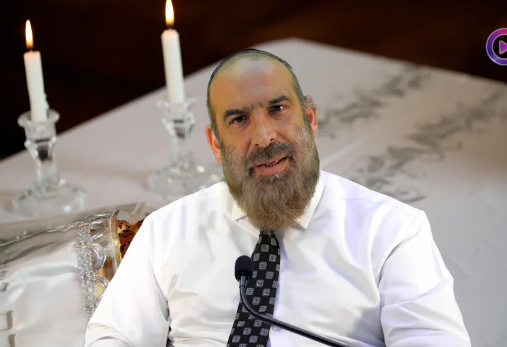 הרב עזרא שקלים | טעמי המנהגים וסודות השולחן של שבת 