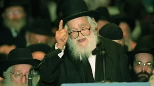 בהיכלי התורה מציינים את הילולת מרן הרב שך