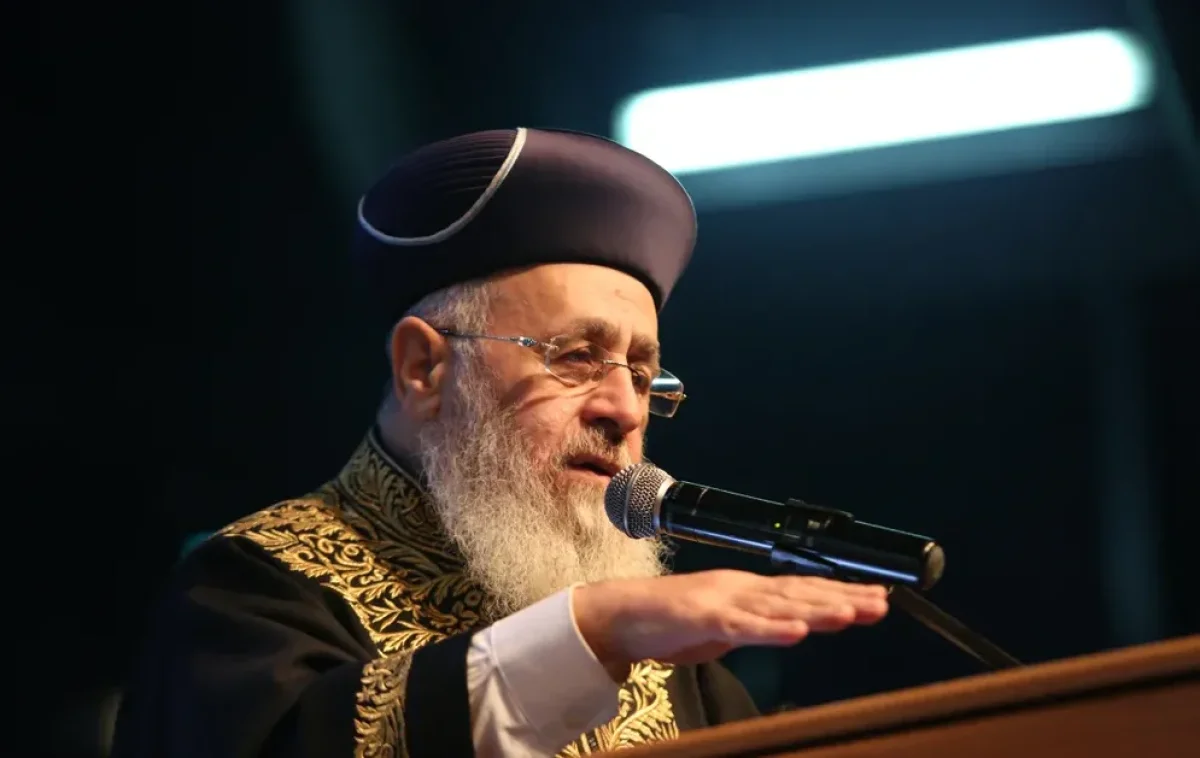 עזות מצח: ליברמן הורה להדיח את הראשל"צ הגר"י יוסף עזות מצח: ליברמן הורה להדיח את הראשל"צ הגר"י יוסף