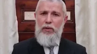 בזכות מי הרב בן ציון אבא שאול חזר לחיים?