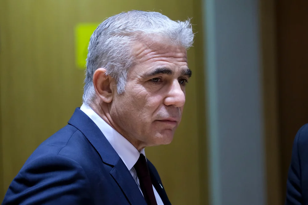 "איראן זה לא כאן": התגובה העזה של לפיד על ההפרדה המגדרית