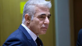 "איראן זה לא כאן": התגובה העזה של לפיד על ההפרדה המגדרית