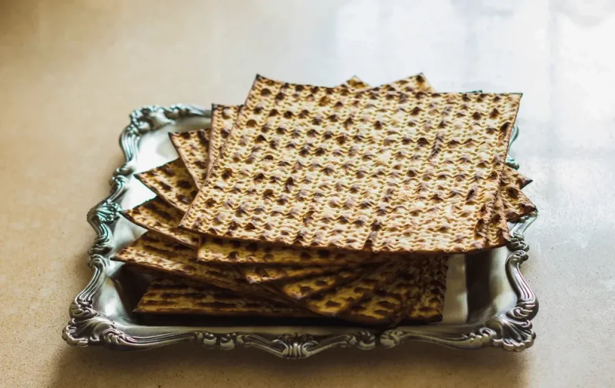 כמה מצות צריך לאכול כדי לברך ברכת המזון?