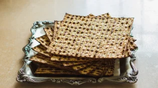 כמה מצות צריך לאכול כדי לברך ברכת המזון?