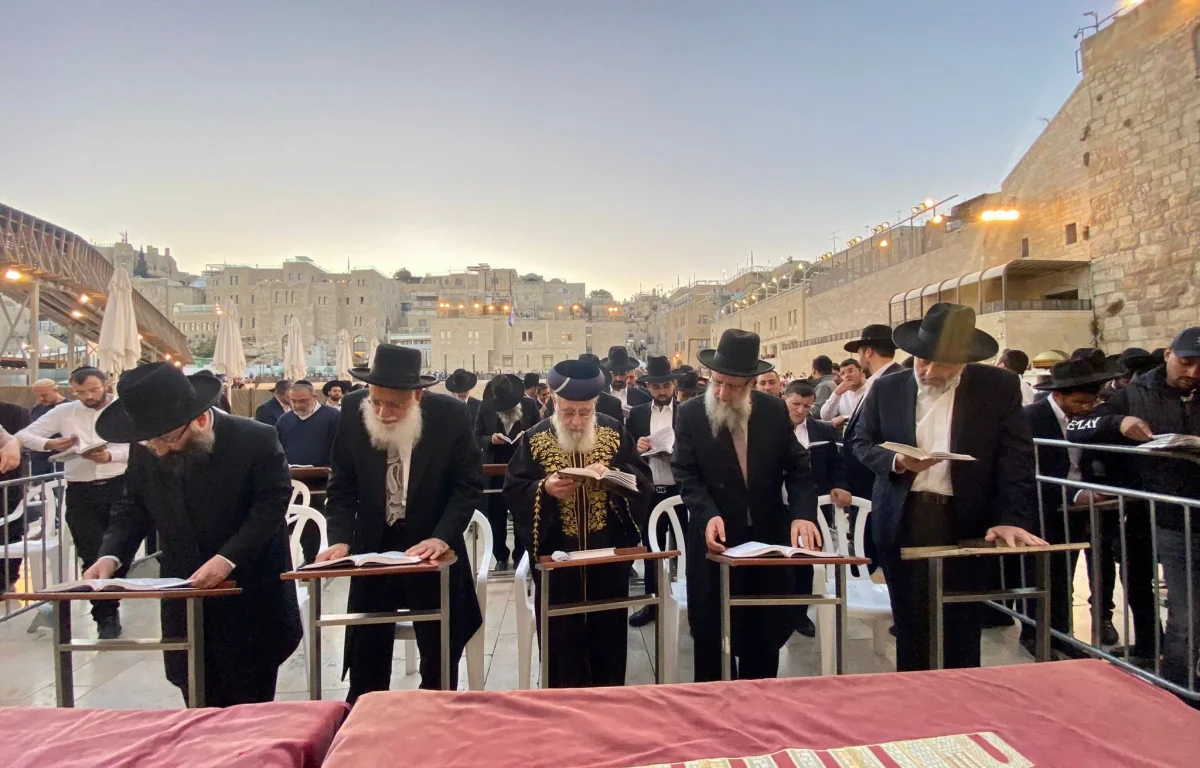 עצרת תפילה בכותל לרפואת הרב בעדני שליט"א&nbsp;