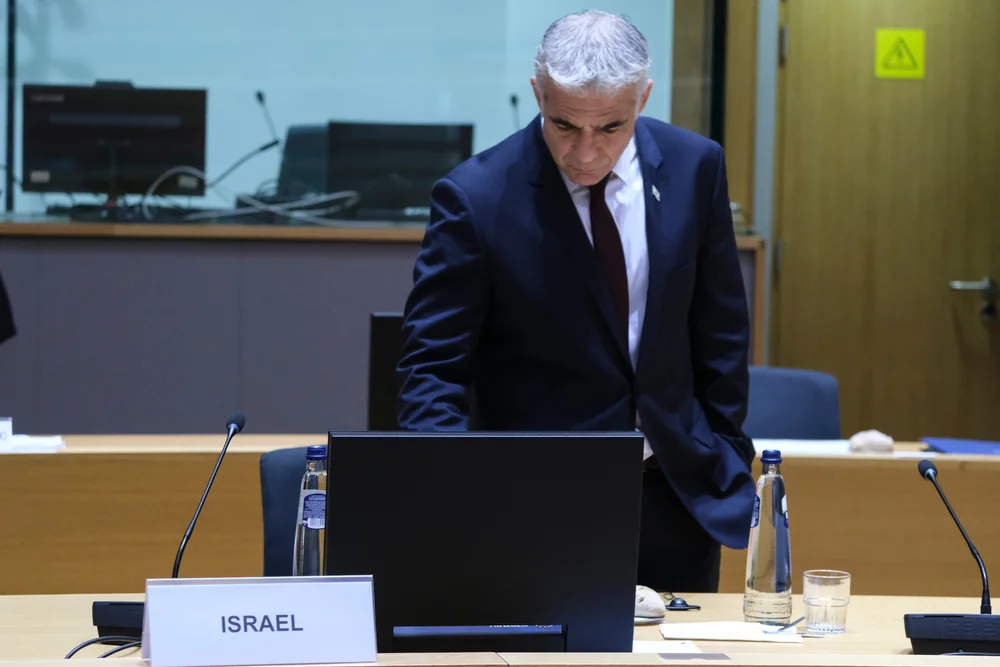 לפיד שיגר מכתב ל- 50 מדינות: "לא לאפשר הצבעה באו"ם"