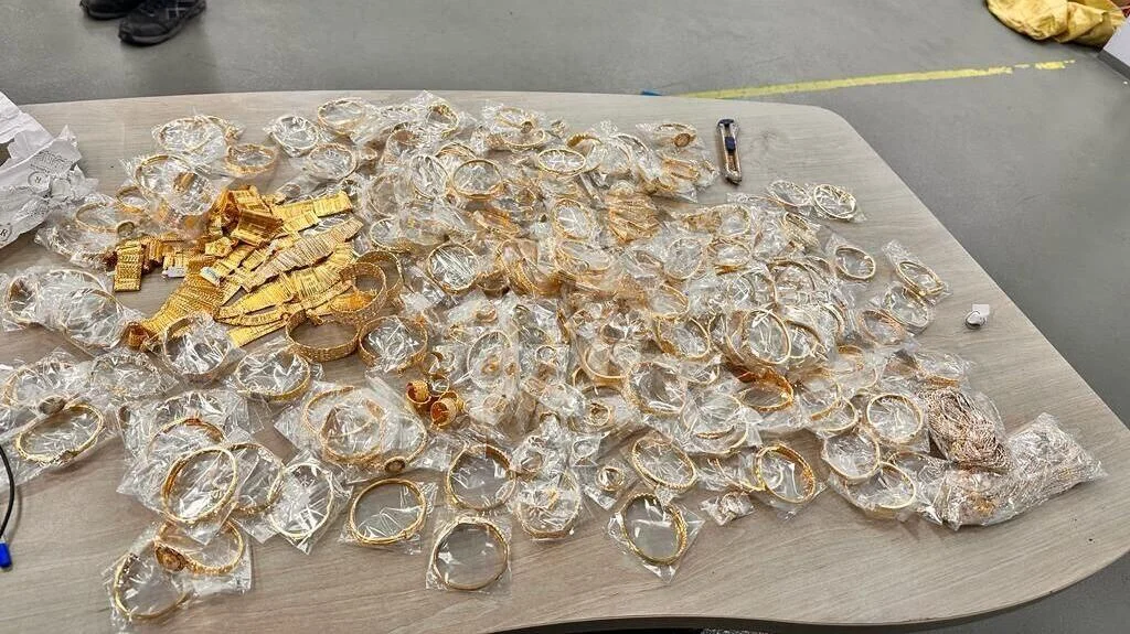 נתב"ג: סוכל ניסיון הברחה של תכשיטי יוקרה בשווי מיליונים ש"ח