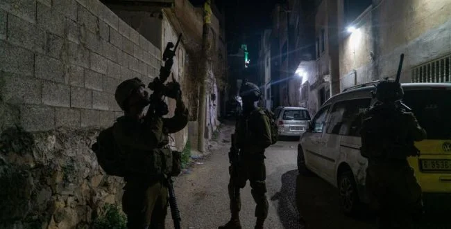 "שובר גלים": 14 מבוקשים נעצרו הלילה - צפו