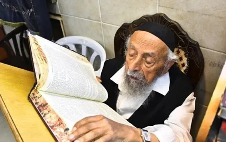 בשורות טובות: הגר"ש בעדני התעורר לאחר שבועיים בהם היה מורדם בשורות טובות: הגר"ש בעדני התעורר לאחר שבועיים בהם היה מורדם