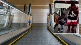 תיעוד מפחיד: המדרגות הנעות קרסו כשהילד ואביו היו עליהן