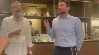 תיעוד: שר האוצר המיועד בדואט נדיר עם אברהם פריד