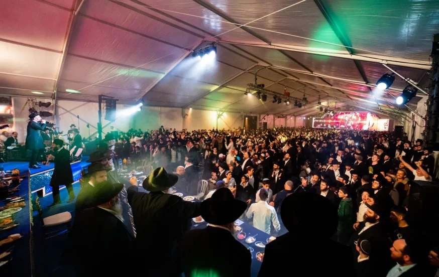 התוועדות י"ט כסלו המרכזית בכפר חב"ד - תיעוד מרהיב התוועדות י"ט כסלו המרכזית בכפר חב"ד - תיעוד מרהיב