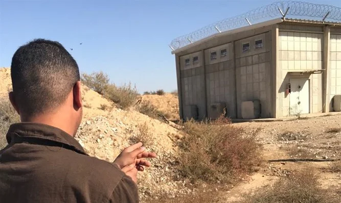 המשטרה עצרה 8 בדואים בחשד כי גנבו תחמושת מצה"ל 