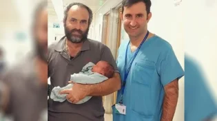 "הוא הנס שלי": האם שאיבדה את שני ילדיה בתאונה ילדה בן בחנוכה