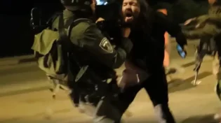 תביעה כנגד שוטר שמשך בפאות ובזקן של תושב בנימין 