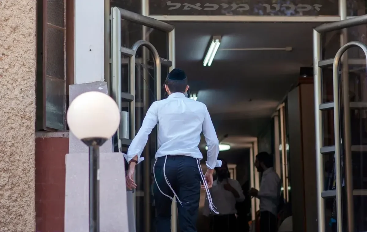 ברכה על ציצית קטן / טלית קטן: האם מברכים על טלית / ציצית קטן ברכה על ציצית קטן / טלית קטן: האם מברכים על טלית / ציצית קטן
