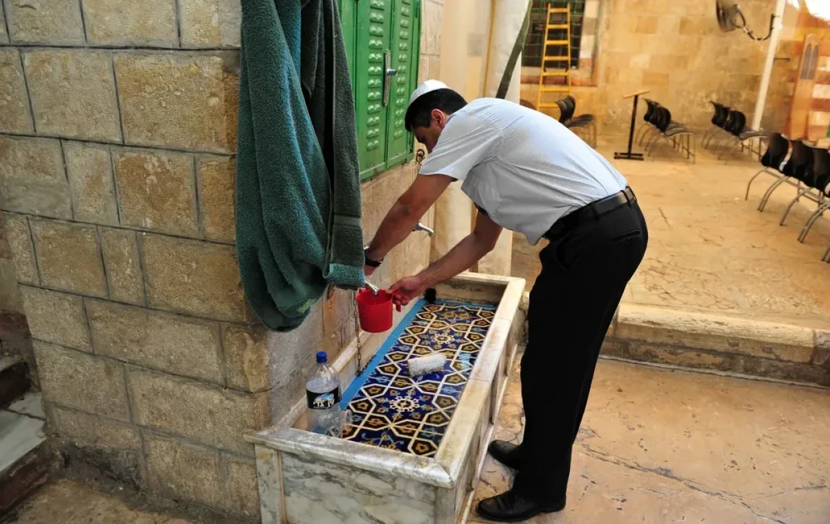 ברכה על נטילת ידיים בבוקר: האם מברכים על נטילת ידיים בבוקר?