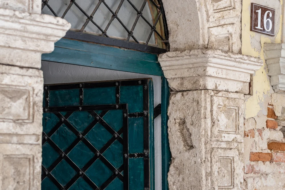 ברכה על מזוזה שנפלה: האם מברכים על מזוזה שנפלה? ברכה על מזוזה שנפלה: האם מברכים על מזוזה שנפלה?