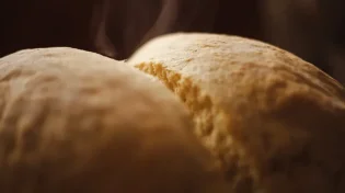 מה מברכים על לחם מאודה?